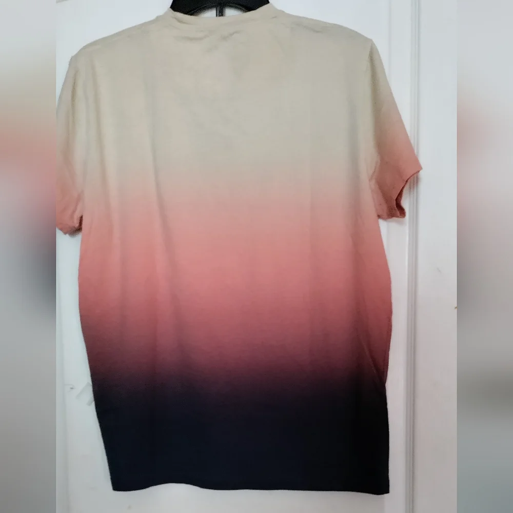 Hollister t-shirt. - Picture 2 of 4